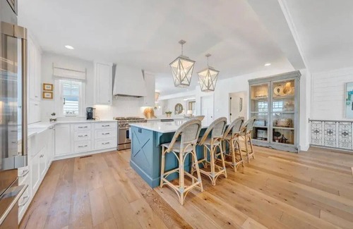 Moneta House | 5400sf, Lakefront, gentle slope, 6Bdrs,4.5Baths, kayaks,paddleboards,firepit,gym