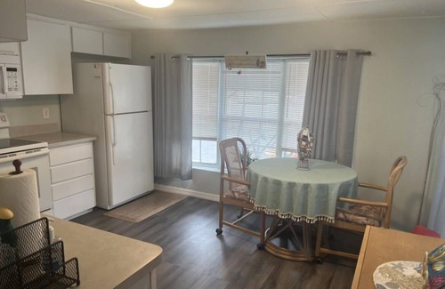 New Port Richey East House | 55 and older mobile home park. Recreation center and community pool included.