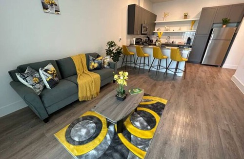 Pflugerville Apartment | 55 Cozy King w Resort Amenities