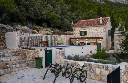 Zaostrog House | 56 m² House ∙ 1 bedroom ∙ 3 guests