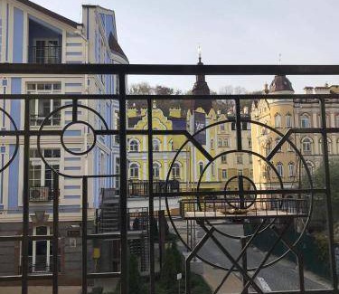 Shevchenkivs'kyi District Apartment | 56 m² Apartment ∙ 1 bedroom ∙ 6 guests