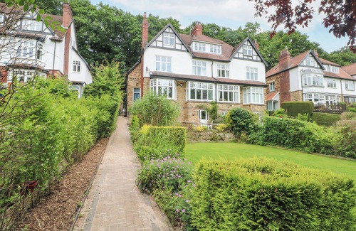 Sheffield House | 56 RIVERDALE ROAD, family friendly, with a garden in Sheffield