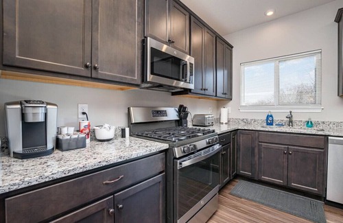 Morrow House | 5738 Azra Court · Cheerful 5 bedroom on azra with a pool and real