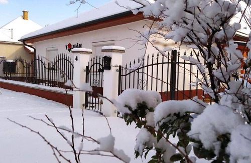 Sarospatak Apartment | 58 m² Apartment ∙ 2 bedrooms ∙ 8 guests