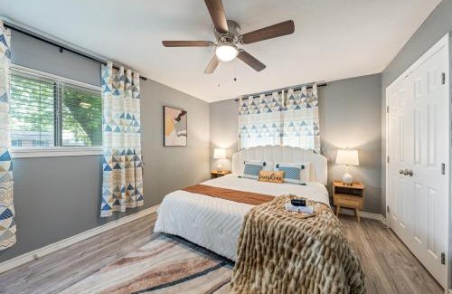 Southside House | 5802 Comfortable 4BR Home Near Lackland AFB & SeaWorld San Antonio