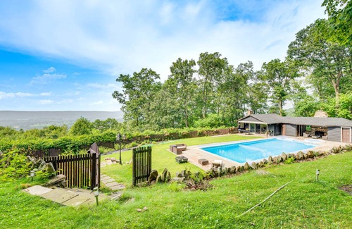 Sybertsville House | 585 m² House ∙ 9 bedrooms ∙ 18 guests