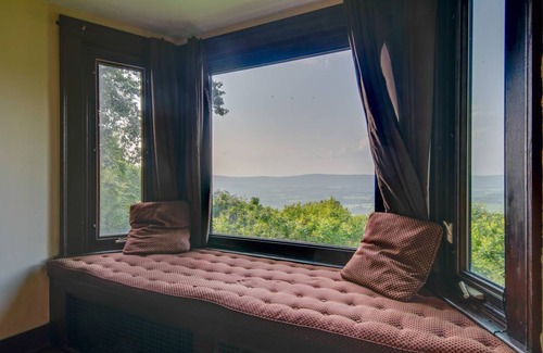 Sybertsville House | 585 m² House ∙ 9 bedrooms ∙ 18 guests