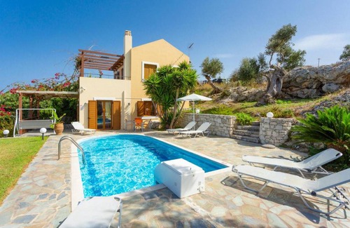 Maroulas Villa | 595 m² Villa ∙ 10 bedrooms ∙ 24 guests
