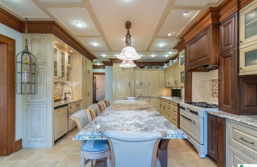 Bemis Park House | 599) Downtown | 5 bedrooms | Fenced Yard