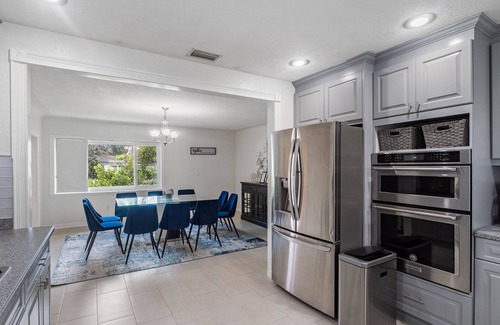 St. Petersburg - Clearwater House | 5bd/3.5ba BIG House w/POOL near Pinellas Park.