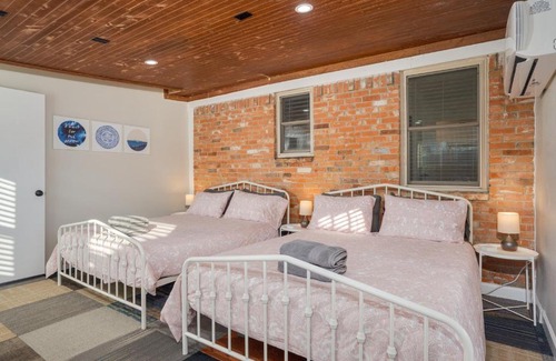Dallas House | 5BD-3BA in the Heart of Dallas wit Pool & Hot Tub