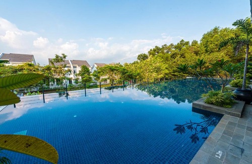 Seremban Villa | 5Bedroom Villa @ Seremban 20pax Netflix Projector Pool