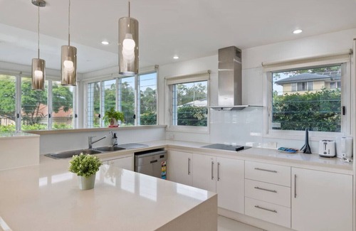 Eight Mile Plains House | 5Beds Luxu Home w/Pool & A/C Conveniently Located