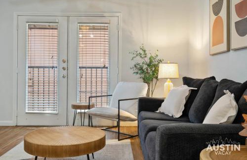 North University Apartment | 5BR 2BA Austin Hideaway Near SoCo The Domain and Lady Bird Lake by Austin Vacay