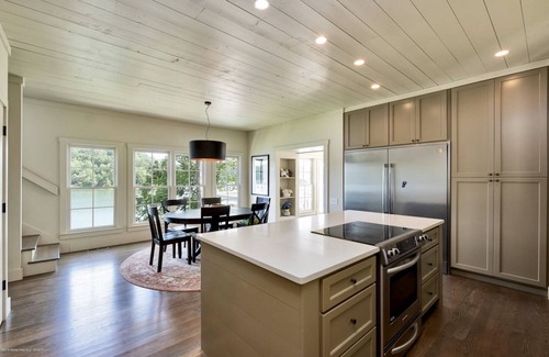 Crane Hill House | 5BR 4.5BA, Largest House Gated Neighborhood, Few Steps, New 26’ Tritoon for Rent