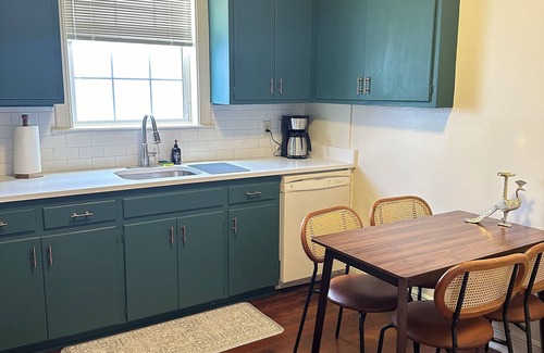 West Riverside House | 5BR Beautifully Restored Historic New Orleans Home-Privacy Gate & Screened Porch