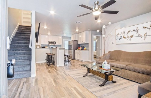 Central Oklahoma City House | 5BR Ensuite Baths | 15 Mins to OKC State Fair | Near Lake Hefner #NColl
