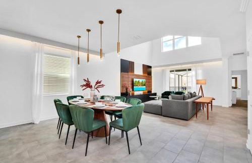 Campbell House | 5BR Family Haven Near Disney with Private Pool