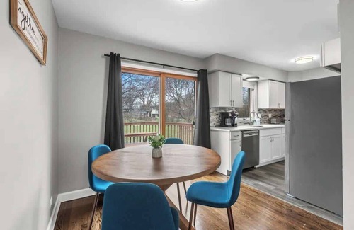 Roselle House | 5BR Family Home + Backyard | LCP Collection