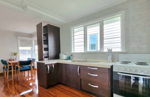Hillsborough House | 5BR Family House in Hillsborough