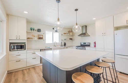 Orem North Condo | 5BR Group Stay w/Private Hot Tub & Movie Theater
