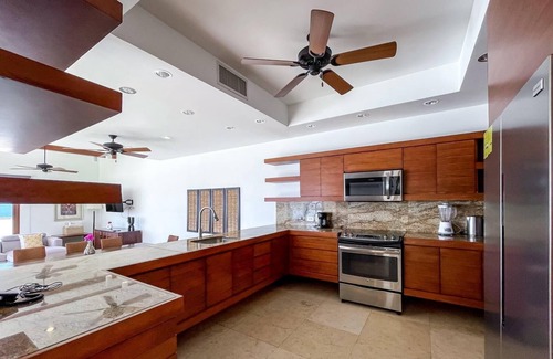 Pristine Bay Villa | 5BR Oceanfront Villa at Las Verandas (1)