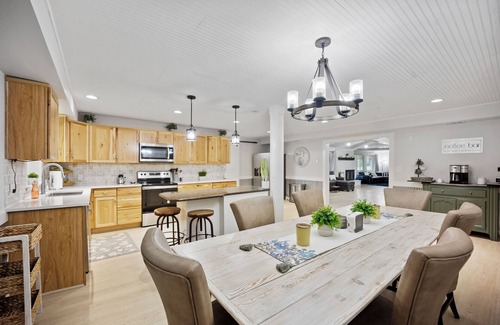 Liberty House | 5BR Private Retreat On Acreage + Near Liberty
