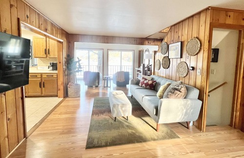 Waupaca House | 5BR Sunset facing on Chain O Lake's McCrossen Lake firm sand & clear/clean water
