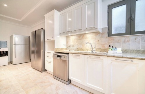 Palm Jumeirah Villa | 5BR VILLA WITH MAID ROOM AND BEACH ACCESS PALM JUMEIRAHn