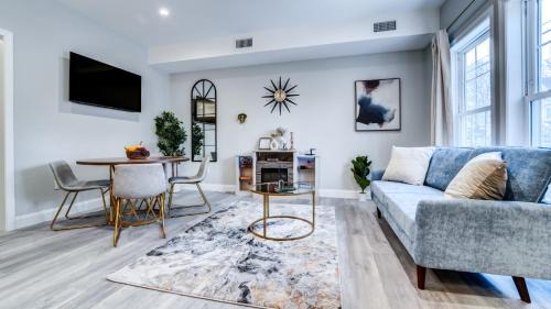 The Hill Apartment | 5min to Yale - Free Parking - Pet Friendly - Shops
