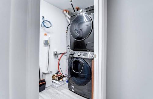 The Hill Apartment | 5min to Yale - Free Parking - Pet Friendly - Shops