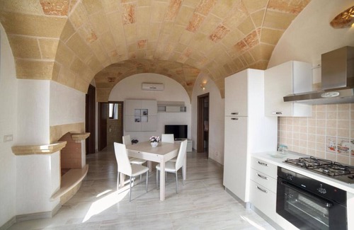 Torre Vado Villa | 5min walk to the sea: large house w/little pool
