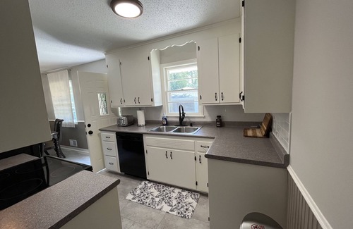 Richfield House | 5minutes to Airport & MOA. Central-Cozy, Free parking