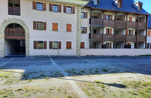 Cheze Apartment | 5mn from LUZ ST SAUVEUR center Apartment (4pers)+terrace + small garden