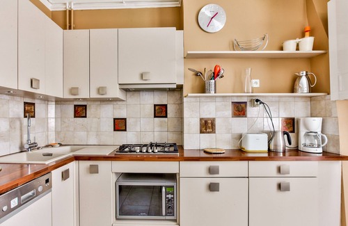 8th Arrondissement Apartment | 5mn to Champs Elysées, 1077sq.f apartment, 02 bedrooms, 02 BR, 02 WC, elevator