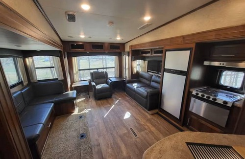 Stanton House | 5th Wheel RV in campground, 2-bedroom, 1 bathroom, perfect for up to 6 guests.