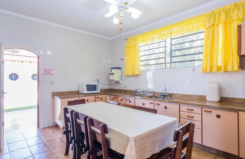 Valinhos House | 6. 000 meters in the district Country Club of Valinhos, asphalted and monitored street