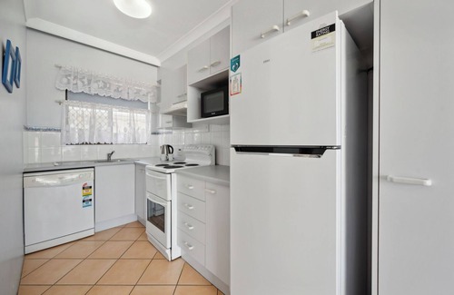 Coffs Harbour Apartment | 6 27 Ocean Parade Coastal 2-Bedroom Apartment Opposite Park Beach
