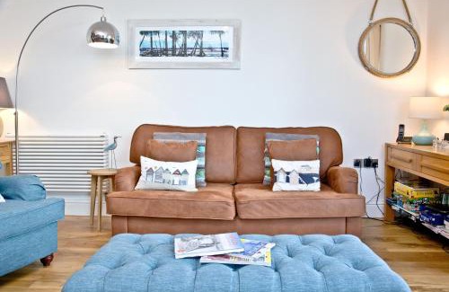 Torcross Apartment | 6 At The Beach, Torcross