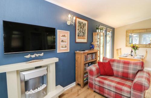 Tunstall House | 6 Badgers Retreat