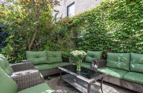 Cabbagetown House | 6 Bdrm + 5 Bthrm Heritage Home - Ideal for Students and Young Professionals