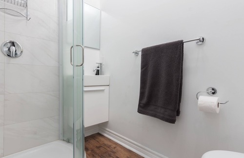 Cabbagetown House | 6 Bdrm + 5 Bthrm Heritage Home - Ideal for Students and Young Professionals