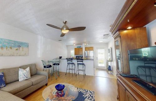 Pass-a-Grille Historic District House | 6 - Beach Club at Pass-A-Grille