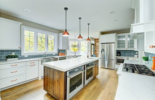 Indianapolis House | 6 BED/4.5 BATH LUX CHIC FARMHOUSE WITH OUTDOOR FIREPIT