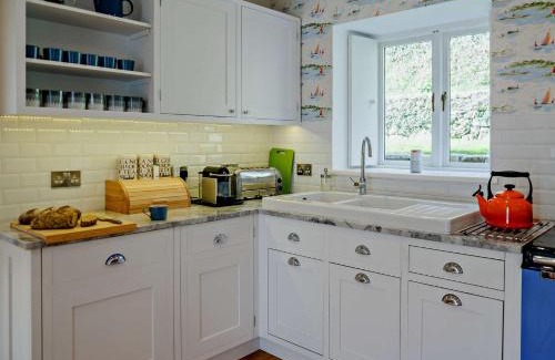 Rhyd-y-foel House | 6 Bed in Llanddulas 91054