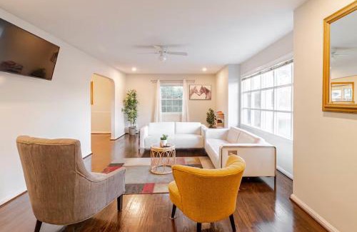 Oxon Hill-Glassmanor Villa | 6 Bed room Home Nat'l Hrbr DC