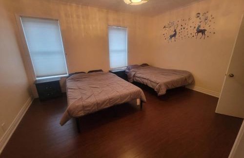 Trinity - Bellwoods House | 6 Bedroom 2 bathroom for small group of working people