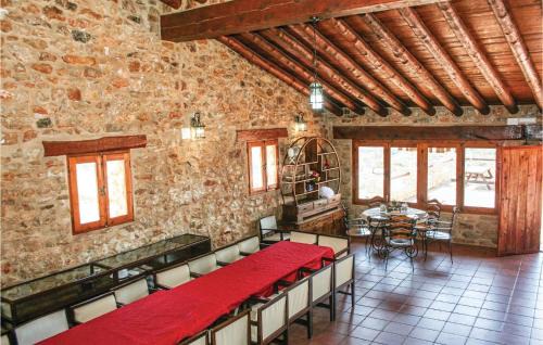 La Salzadella House | 6 Bedroom Awesome Home In La Salzadella