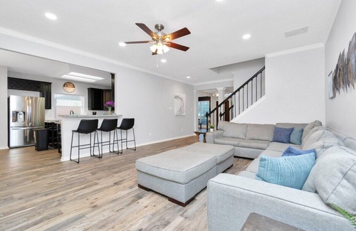 Barker House | 6-Bedroom Hideaway, Pool: 25 Min to Downtown HT