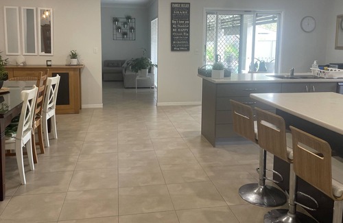 Gold Coast House | 6 bedroom holiday home, pool, 3 bathrooms, game rooms, theatre